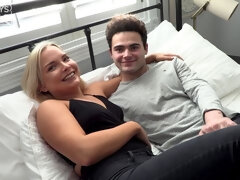 Grosser arsch, Blondine, Blasen, Hundestellung, Lecken, Milf, Muschi, Titten