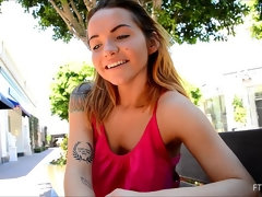 Танцы, Массаж, На публике, Соло, Под юбкой