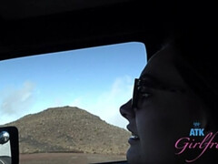 Sucer une bite, Brunette brune, Petite amie, Branlette thaïlandaise, Huilée, Petite femme, Maigrichonne, Nénés