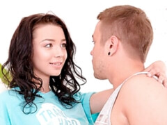 Anal, Sucer une bite, Brunette brune, En levrette, Embrassement, Chatte, Rasée, Adolescente