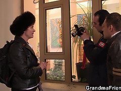 Grote lul, Rijpe lesbienne, Man man vrouw, Moeder, Realiteit, Tiener, Trio