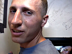 Leie, Blasen, Spermaladung, Kehlenfick, Schwul, Pornostars, Öffentlich, Realität