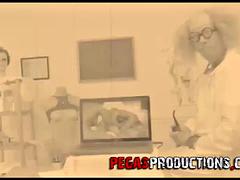 美女, フェラチオ, 茶髪の, 手コキする, なめる, 淫乱熟女, 馬乗り, ティーン