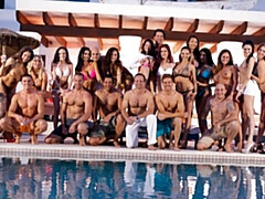 Anal, Gros cul, Grosse bite, Gros seins, Sucer une bite, En levrette, Orgie, De plein air