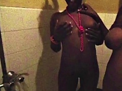 Amateur, Negro, Ébano, Penetracion con dedos, Sexo duro, Besar, Masaje, Ducha