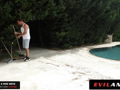 Aus dem arsch in den mund, Blondine, Blasen, Kehlenfick, Europäisch, Klaffend, Masturbation, Pool