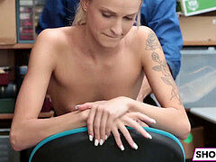 Grosser schwanz, Jungendliche (18+)