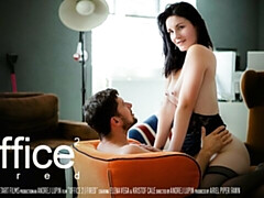 Grosser schwanz, Blasen, Braunhaarige, Hundestellung, Kleid, Natürlichen titten, Jungendliche (18+), Titten