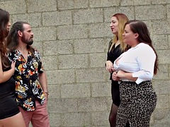 Leie, Tussi, Britisch, Cfnm, Gruppe, Handjob, Absätze, Ablutschen
