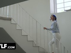 Grosser arsch, Kehlenfick, Lecken, Masturbation, Milf, Muschi, Schreiend, Stiefmutter