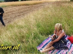 Enthousiasteling, Blond, Hondjeshouding, Hardcore, Hd, Huisvrouw, Zoenen, Rijden