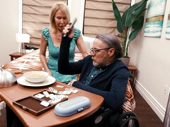 Vingeren, Zoenen, Lesbisch, Likken, Moeder die ik wil neuken, Verpleegster, Orgasme, Kut duiken