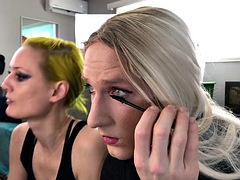 Enthousiasteling, Compilatie, Travestiet, Man die toekijkt, Fetisj, Handbeurt, Hardcore, Lesbisch