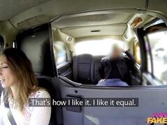 Leie, In den arsch, Arschlecken, Blasen, Auto, Aufs gesicht abspritzen, Handjob, Lecken