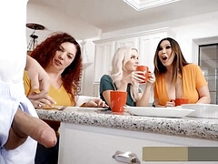 Amateur, Anal, Gros cul, Grosse bite, Gros seins, Sucer une bite, Tir de sperme, Le plan cul à quatre