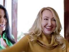 Grosse titten, Blondine, Fingern, Lesbisch, Lecken, Muschi, Realität, Stiefmutter