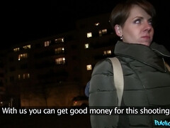 Bad, Blasen, Braunhaarige, Tschechisch, Hundestellung, Geld, Pov, Realität