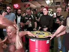 Gros seins, Bondage, Domination, Femelle, Hd, Public, Rugueux, Espagnole