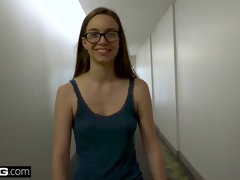 Lunettes, Poilue, Petite femme