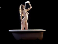 Salle de bains, Gros seins, Blonde, Lait, Nue  à poil, Seins naturels, Rasée, Solo