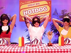 デカ尻, キス, なめる, 剃毛, ペニスバンド, ストリッピング, ティーン, オッパイの