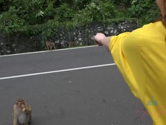 Mamada, Morena, Novia, Perforación, Pov, Pezones inflados, Falda, Fumando