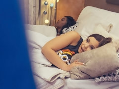 Arsch, Blasen, Geschnappt, Betrug, Handjob, Interrassisch, Flotter dreier, Titten