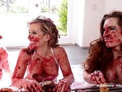 Sucer une bite, Plantureuse, Fétiche, Hard, Lesbienne, Actrice du porno, Plan cul à trois, Nénés