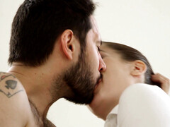 Arsch, Grosser arsch, Blondine, Braunhaarige, Küssen, Mutti, Natürlich, Uniform