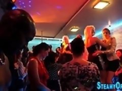 Leie, Cfnm, Gruppe, Hardcore, Hd, Interrassisch, Öffentlich, Realität