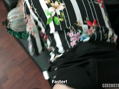 Grosse bite, Tromperie, Branlette thaïlandaise, Hard, Mère que j'aimerais baiser, Public, Fessée, Épouse