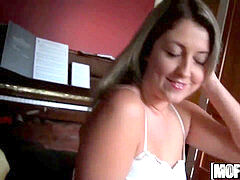 Amateur, Anal, Latina, Madres para coger, Mamá, Al aire libre, Chupando, Adolescente