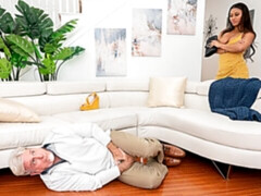 Salle de bains, Noire, Sucer une bite, Noir ébène, Interracial, Seins naturels, Adolescente, Voyeur