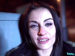 デカチン, デカパイ, 淫乱熟女, 公共, オマンコ, スペイン人, タトゥー, 濡れ