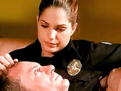 Grosser arsch, Blondine, Blasen, Handjob, Lecken, Polizei, Rasiert, Uniform