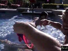 Mamada, Hembra, Peludo, Pajear, Orgasmo, Piscina, Pov, Coño