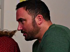 Enthousiasteling, Lieveling, Grote lul, Pijpbeurt, Naakte man aangeklede vrouw, Masturbatie, Moeder die ik wil neuken, Zuigen