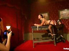 In den arsch, Blondine, Fetisch, Gruppensex, Handjob, Erniedrigung, Lesbisch, Orgie
