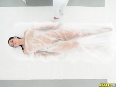 Cul, Gros cul, Sucer une bite, Brunette brune, En levrette, Branlette thaïlandaise, Massage, Mère que j'aimerais baiser