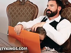 Grote kont, Grote mammen, Pijpbeurt, Aangekleed, Hondjeshouding, Brillen, Monster, Realiteit