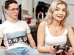 18, フェラチオ, バック, ハードコア, 現実, ロシア人, 剃毛, 姉妹