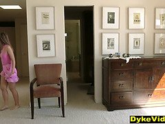 Lesbienne, Léchez, Mature, Maman, Chatte, Lécher le sphincter, Rasée, Adolescente