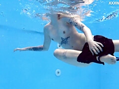 Leie, Arsch, Frau, Freundin, Pool, Solo, Jungendliche (18+), Unter wasser