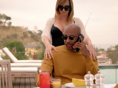 Blonde, Tromperie, En levrette, Faciale, Interracial, Chevaucher