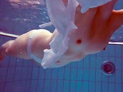 Leie, Bikini, Erotischer film, Jungendliche (18+)