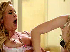 Fingern, Lesbisch, Lecken, Lingerie, Milf, Mutti, Strümpfe, Jungendliche (18+)