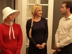 Grote mammen, Blond, Hondjeshouding, 1 man 2 vrouwen, Handbeurt, Likken, Natuurlijke tieten, Kut duiken