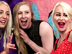 Fesselspiele, Britisch, Cfnm, Kleid, Weibliche domination, Handjob, Absätze, Tätowierung