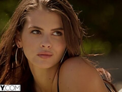 Anal, Cul, Sucer une bite, En levrette, Branlette thaïlandaise, Embrassement, Piscine, Adolescente