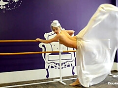 Sporthalle, Nackt, Zierlich, Muschi, Russisch, Solo, Jungendliche (18+), Titten